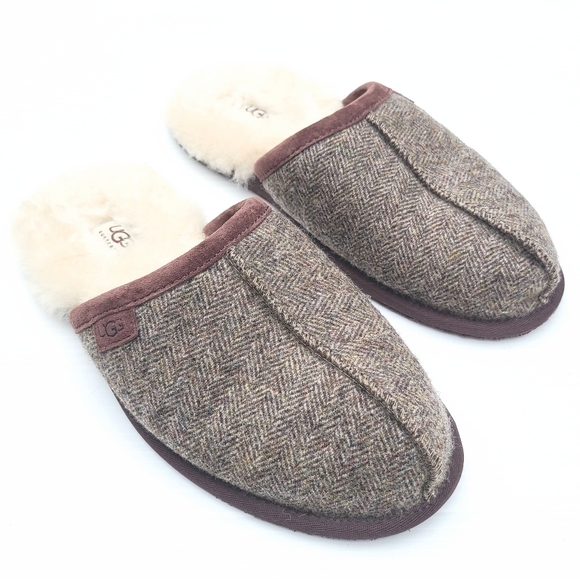 mens ugg slippers size 8